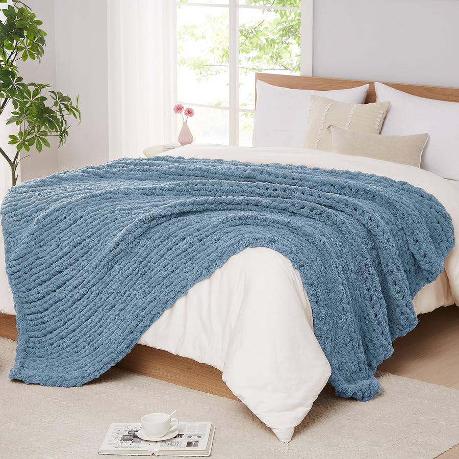 L'AGRATY Chunky Knit Throw Blanket